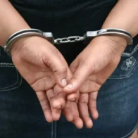 Policía detiene en Azua a mujer de 75 años señalada por presuntas estafas mediante uso de burundanga. Puedes leer: #DeÚltimoMinuto