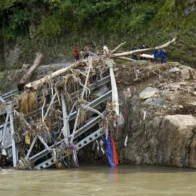 Nepal y China elevan a 1.003 los muertos por la riada y buscan a más de 4.400 desaparecidos
