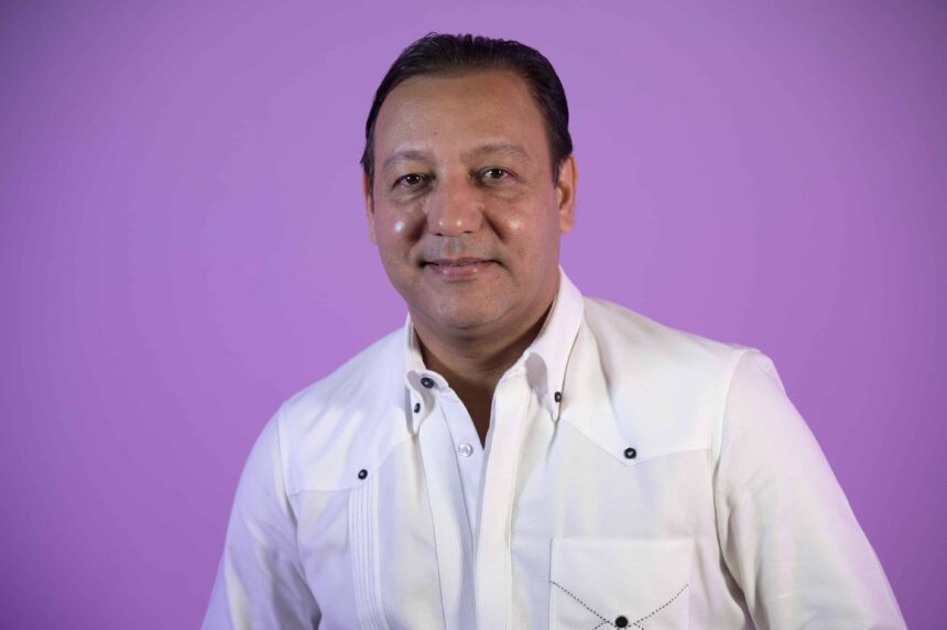 Abel Martínez plantea que la oposición se una en una eventual segunda vuelta en 2028