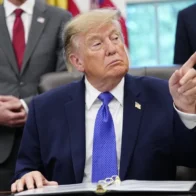Gobierno de Trump elimina normas que protegían a alumnos LGTBI de discriminación