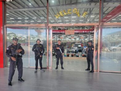 Autoridades incautan más de 30 mil mercancías ilícitas en comercios de Santiago