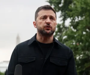 Zelenski advierte que el “espacio aéreo de Rusia se hará inseguro” y Putin lo califica de “terrorismo de Estado”