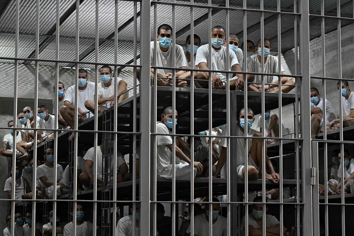Dictan cadena perpetua para dos pandilleros en El Salvador por homicidios y desapariciones