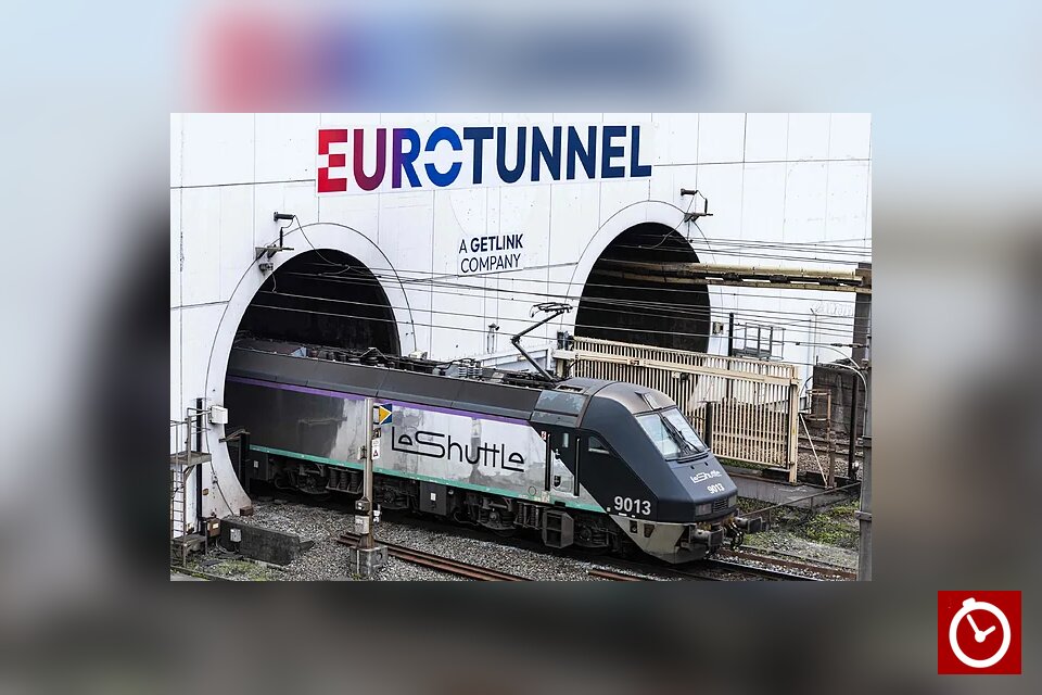 Al menos 19 heridos en un choque entre un minibús y un tren en el túnel del Canal de la Mancha