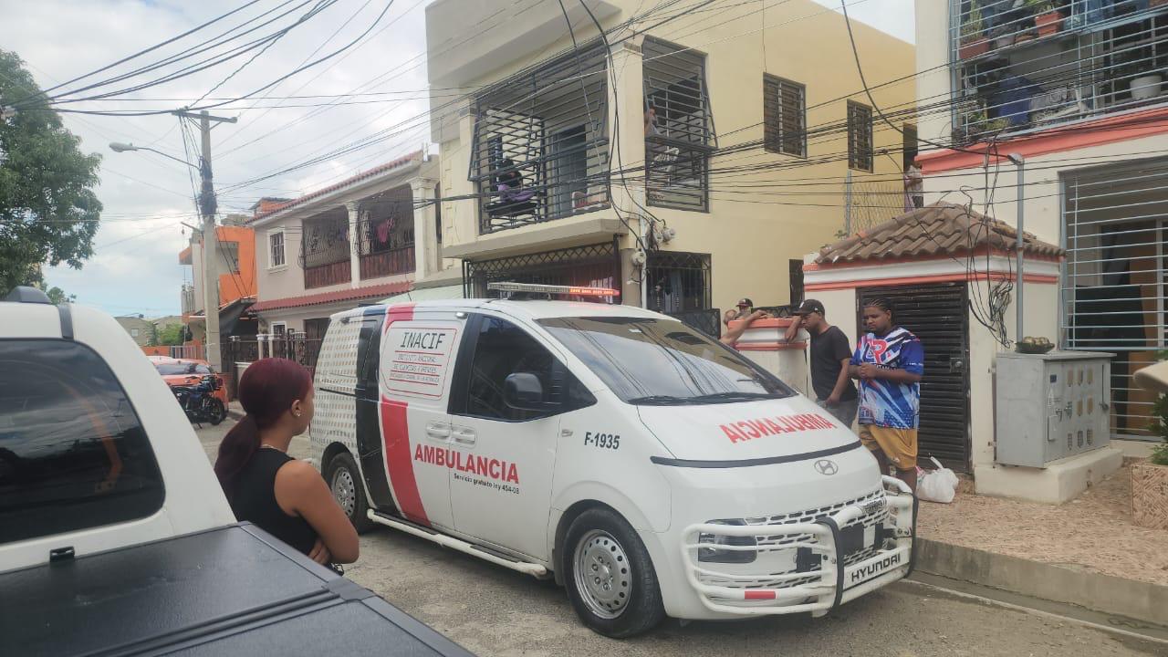 Joven de 27 años muere al hacer contacto con cable de alta tensión en Santiago Oeste