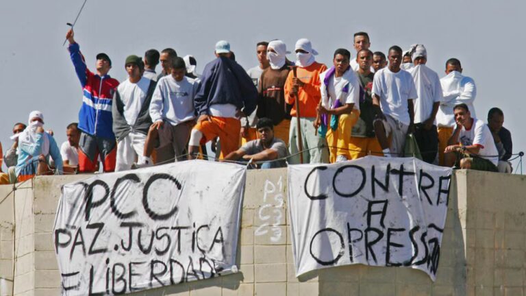 Crece la tensión en Francia: disturbios, saqueos y más de 400 detenidos en una nueva jornada de violentas protestas