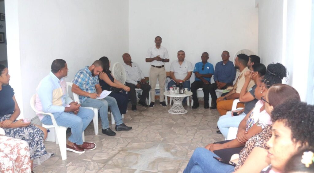 Diputado Ramón Raposo y líderes comunitarios crean mesa de trabajo para atender problemáticas de Villa Nueva 1 | Noticias de hoy en República Dominicana 32426a76 b677 4850 8815 f12080efc27c | Noticias de hoy en De Último Minuto