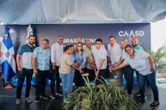 Fellito Suberví inicia saneamiento de cañada Santa Clara en Capotillo