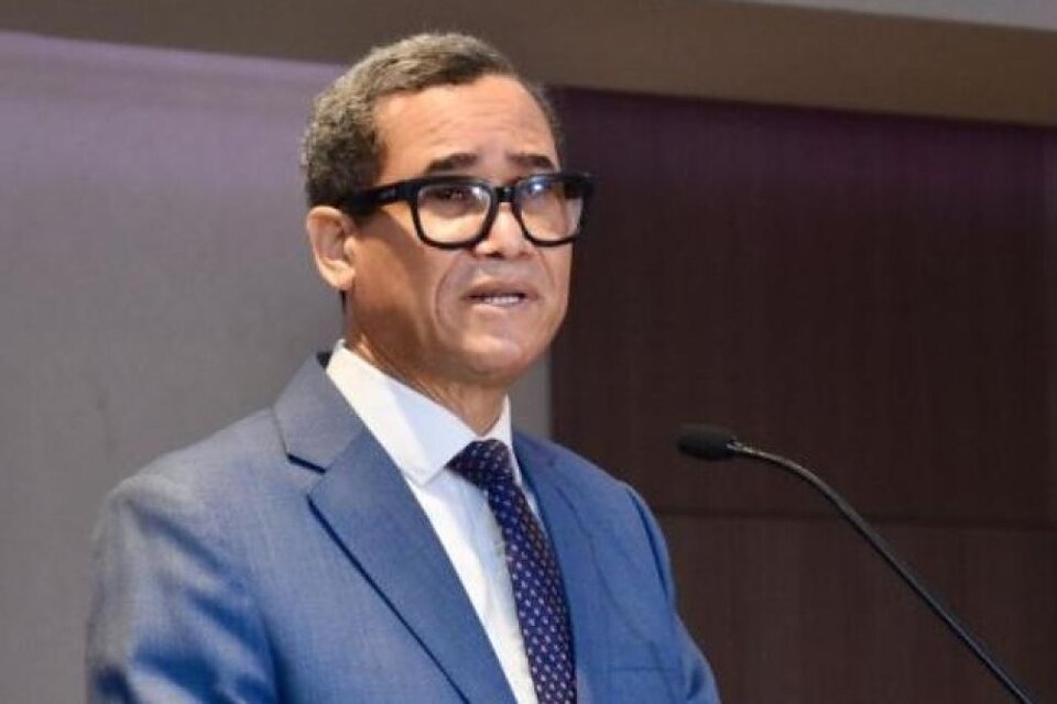 Eddy Olivares advierte sobre ofertas laborales engañosas que podrían llevar dominicanos a la guerra entre Rusia y Ucrania