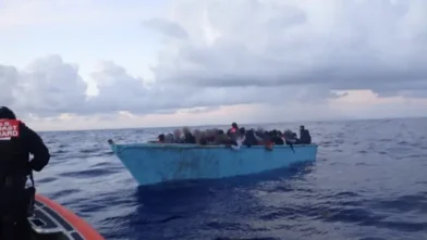 Guardia Costera de EE.UU. rescata a 61 migrantes de una embarcación cerca de República Dominicana