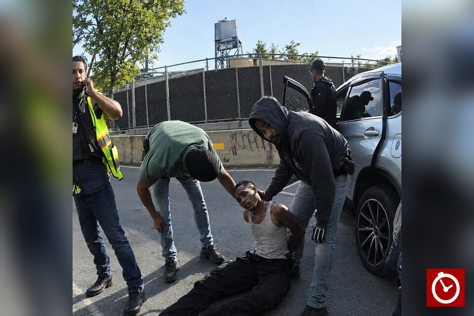 Dominicano herido por agente del ICE en Nueva York sigue detenido con una presunta bala alojada en el cuello