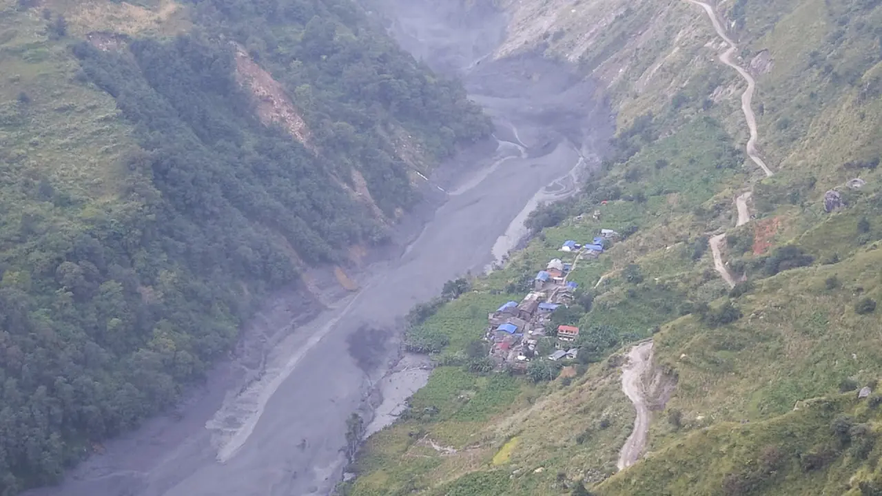 Atrapados 150 turistas extranjeros en una zona montañosa de Nepal tras la devastadora riada del domingo
