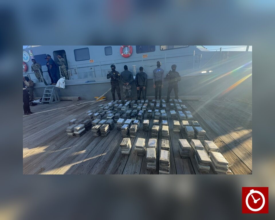 DNCD arresta a tres hombres con 555 paquetes de presunta cocaína en Baní
