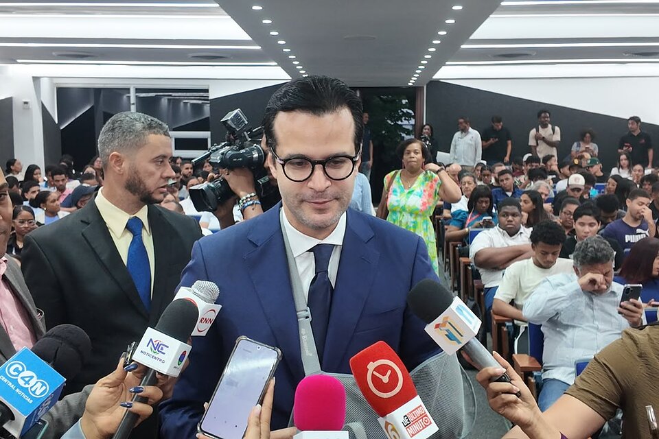 Rafael Paz Familia critica gestión educativa y advierte sobre empleos amenazados por la inteligencia artificial