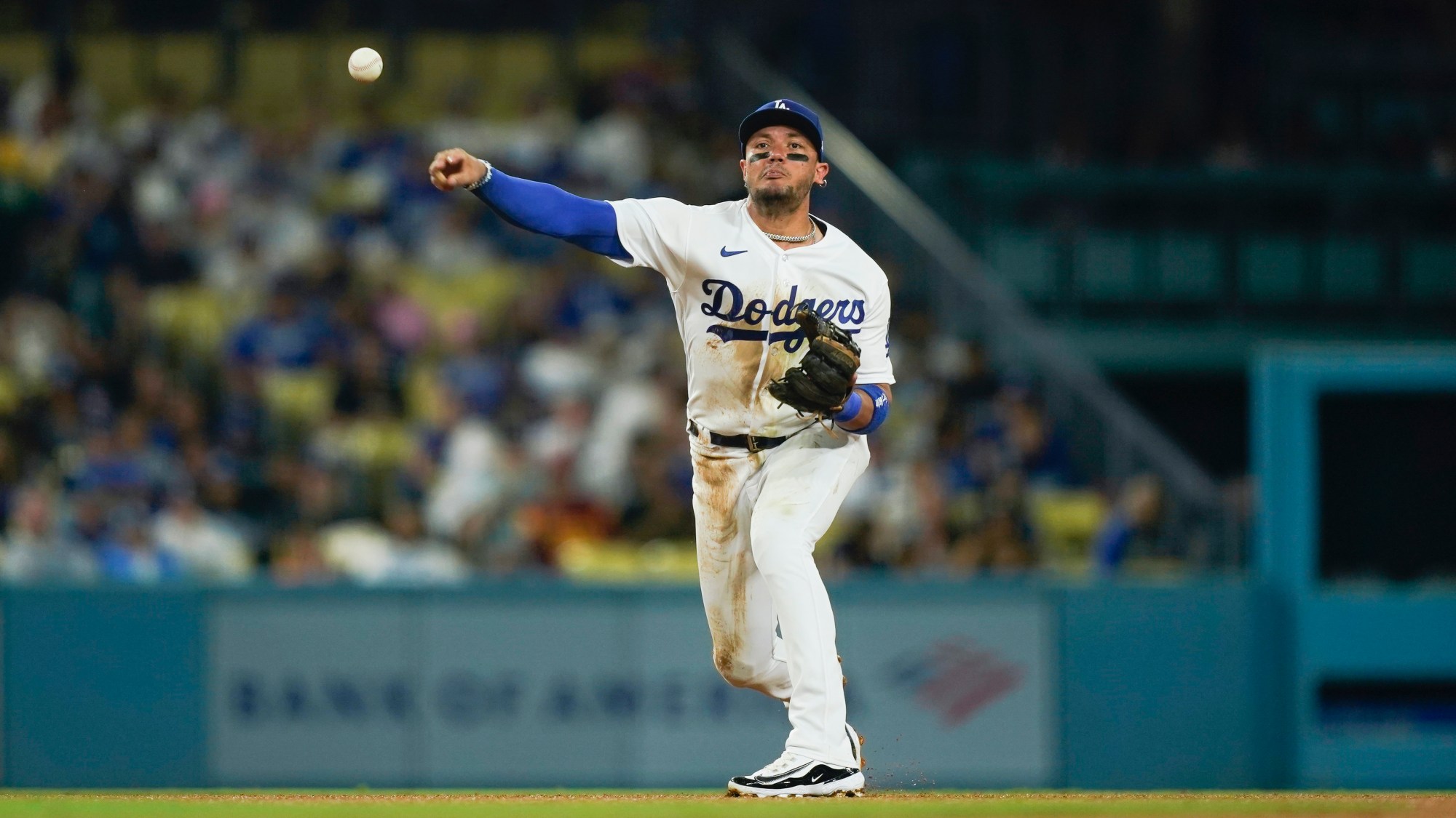 Miguel Rojas pone fin a su carrera en MLB tras 13 temporadas