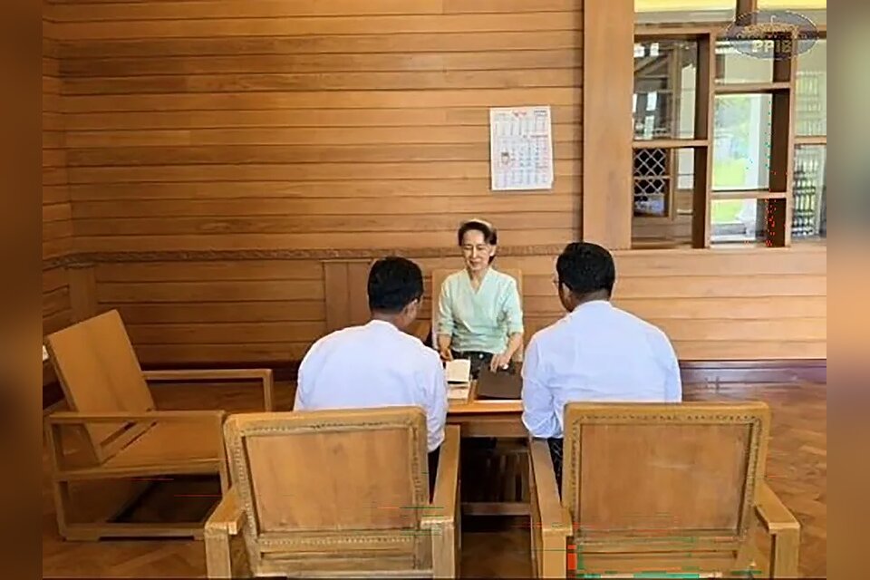 El Gobierno militar de Birmania publica nuevas fotografías de Aung San Suu Kyi