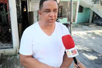 Residentes de Madre Vieja Norte piden solución a inundaciones y falta de recogida de basura