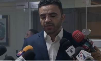 Diputados peledeístas llaman a preservar unidad tras suspensión de consulta