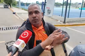 Puertas rotas y basura: así quedó el Centro Olímpico tras partido RD-Haití