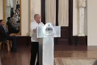Ellis Pérez recibe reconocimiento como Adulto Mayor del Año