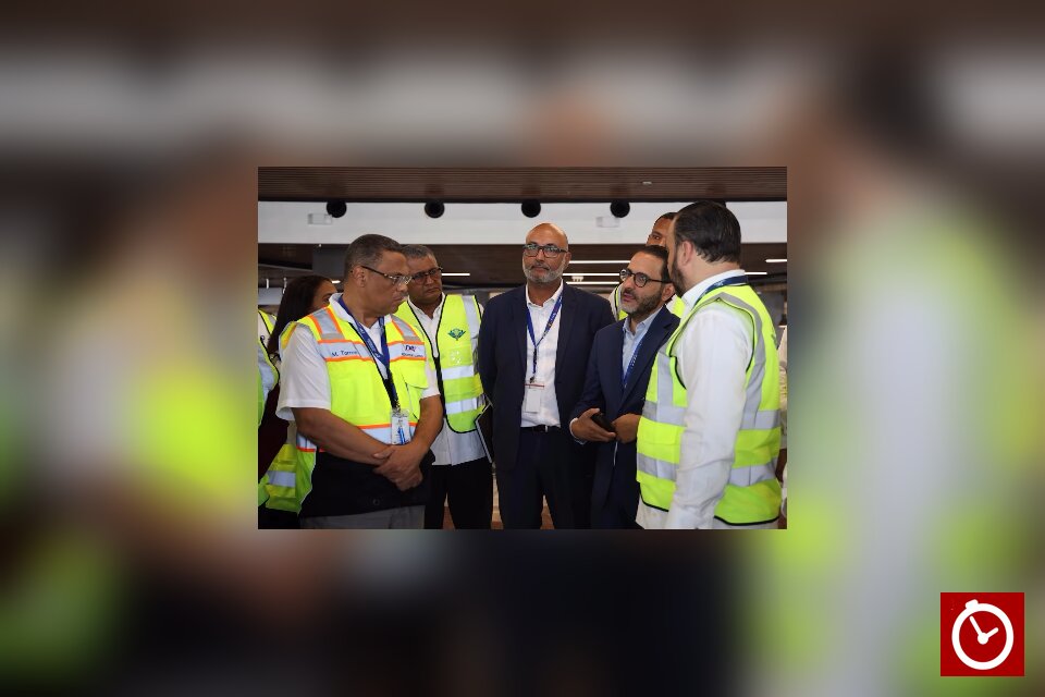 Autoridades y aerolíneas acuerdan mejorar servicios y atención a pasajeros en el AILA