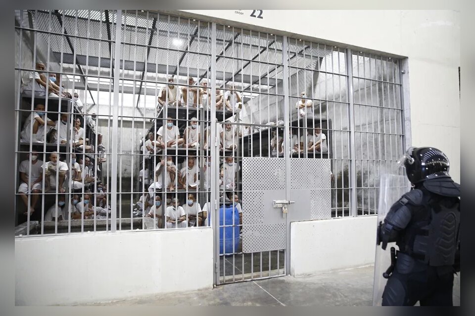 Bukele afirma que El Salvador liberaría a colaboradores de maras con baja participación en delitos
