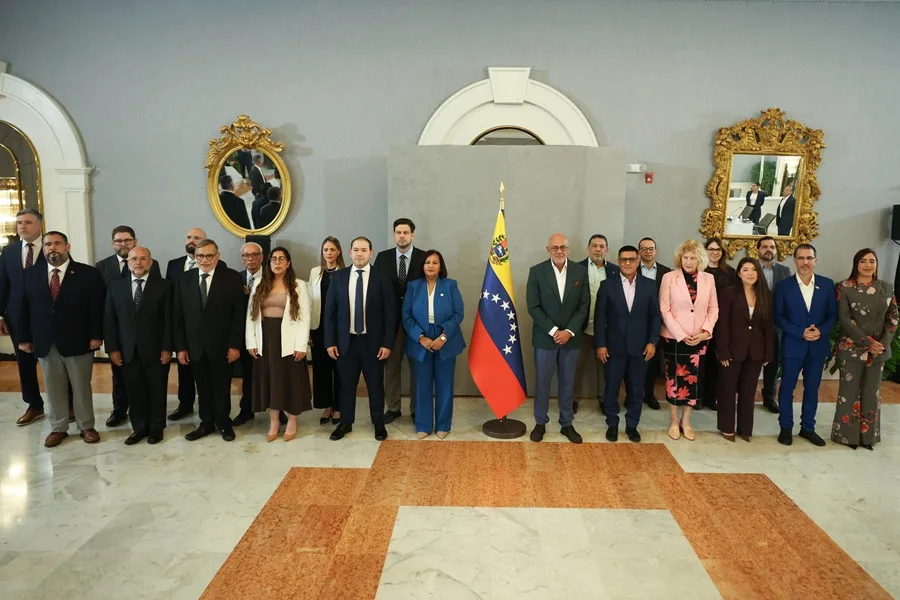 El chavismo y la oposición acuerdan revisar la ley utilizada para las inhabilitaciones políticas 2 | Noticias de hoy en República Dominicana Dialogos chavismo oposicion venezuela | Noticias de hoy en De Último Minuto