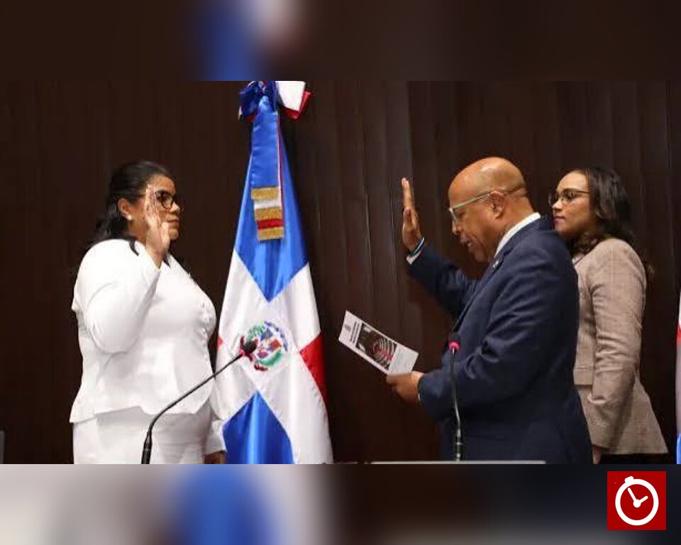 Minerva Claudel Frías es juramentada como diputada 1 | Noticias de hoy en República Dominicana Minerva Claudel Frías es juramentada en la Cámara de Diputados
