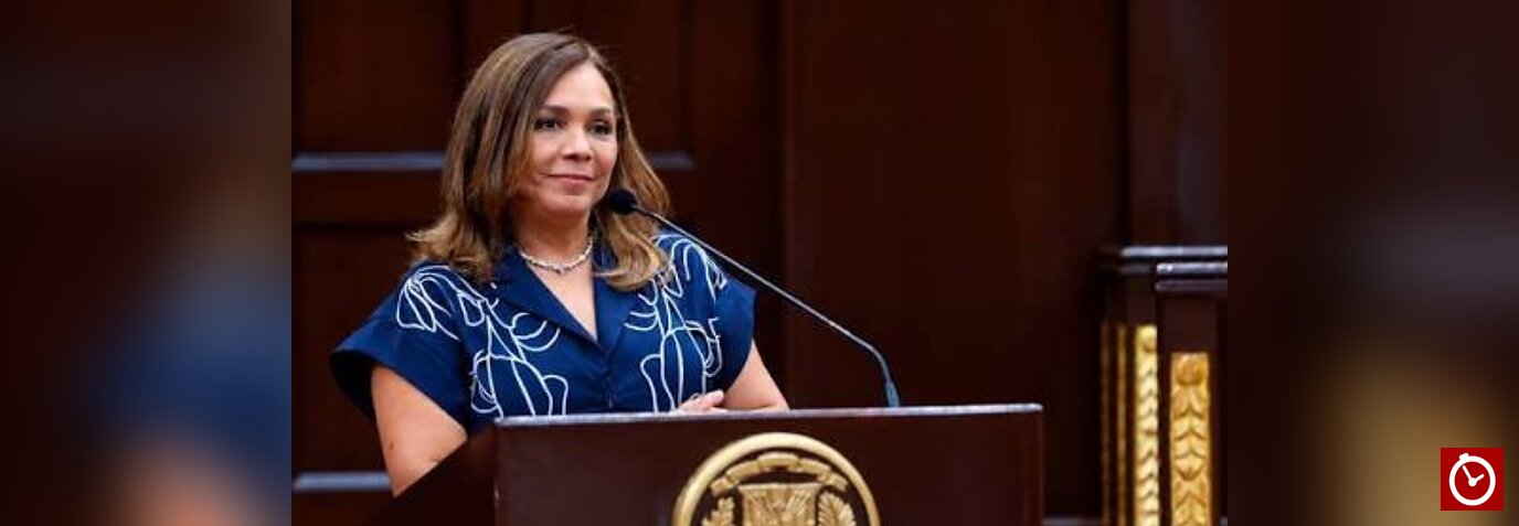 Juan Luis Guerra felicita a Janina Rosado por reconocimiento de la Cámara de Diputados