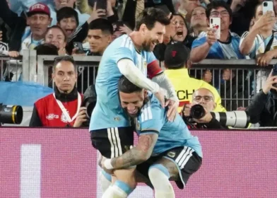 Messi marca de penalti su gol 126 con Argentina y eleva a 3-0 el triunfo ante Benín