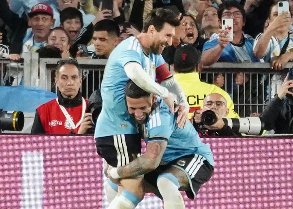Messi marca de penalti su gol 126 con Argentina y eleva a 3-0 el triunfo ante Benín