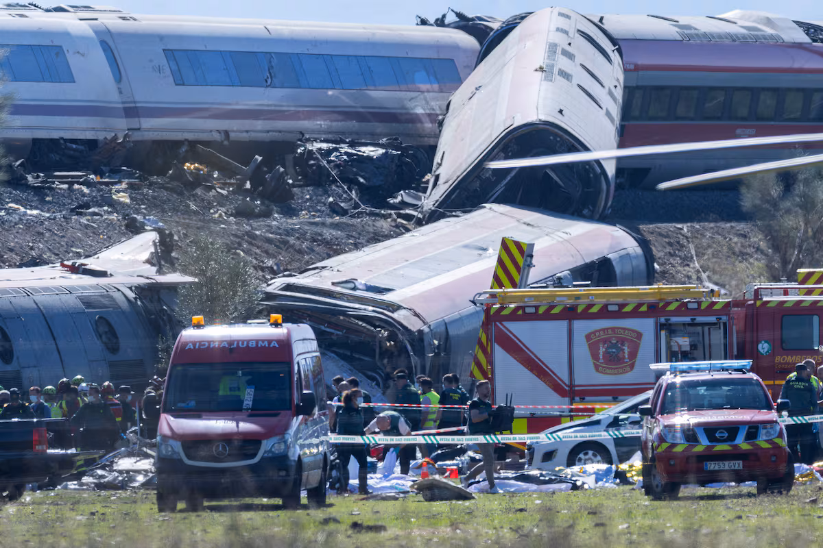 Accidente ferroviario en Toledo deja al menos 68 muertos tras choque entre dos trenes