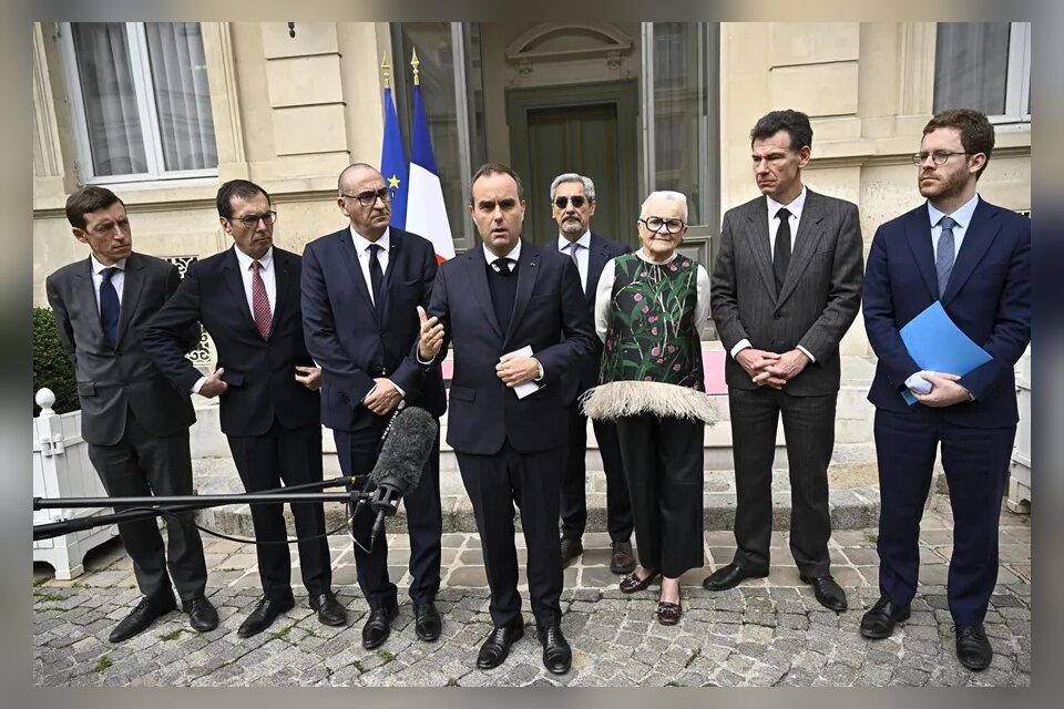 Noche tranquila en Francia tras las medidas de toque de queda, según el Gobierno