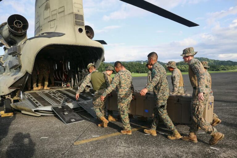 Estados Unidos envió más helicópteros Black Hawk a Panamá tras el terremoto y niega despliegue de 600 militares