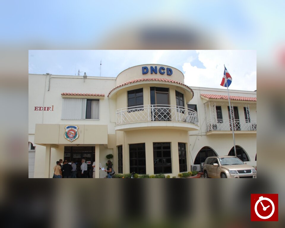 DNCD detecta cinco prendas impregnadas de presunta cocaína en empresa de envíos del Distrito Nacional