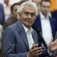 Flávio Bolsonaro suma el apoyo de un candidato conservador que obtuvo el 2,18 % de los votos