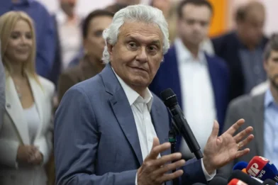 Flávio Bolsonaro suma el apoyo de un candidato conservador que obtuvo el 2,18 % de los votos