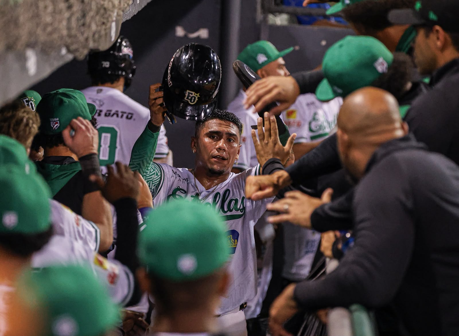 Estrellas detienen la racha del Licey y Escogido se impone a las Águilas