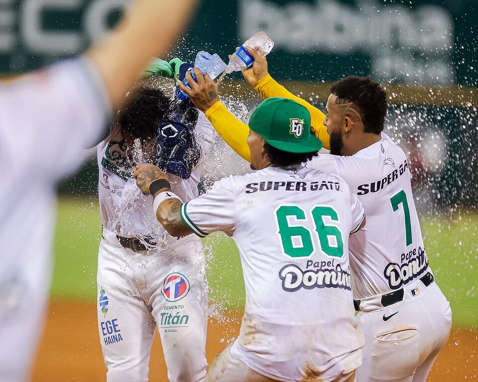 Estrellas visitan a las Águilas para completar partido pospuesto por lluvia 3 | Noticias de hoy en República Dominicana IMG 20261026 WA0048 dum vertical v1 | Noticias de hoy en De Último Minuto