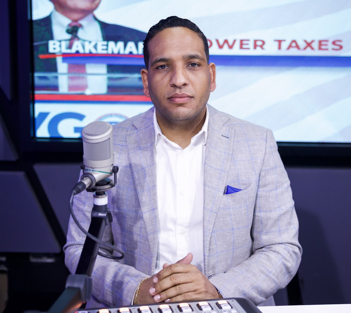 Hansel García califica de «apandillamiento» la retirada de legisladores del hemiciclo