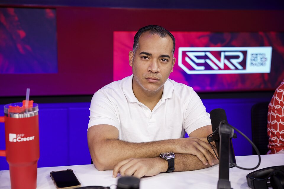 Brito advierte: dominicanos vinculados al ejército ruso perderían la nacionalidad si no se tipifica como trata de personas