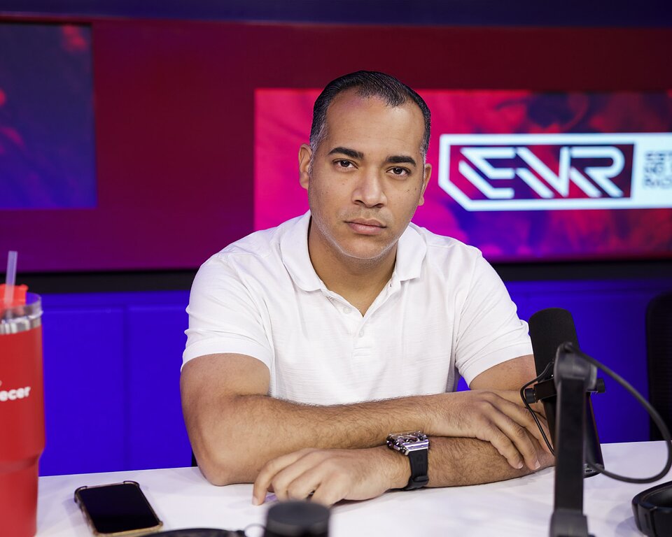 Brito advierte: dominicanos vinculados al ejército ruso perderían la nacionalidad si no se tipifica como trata de personas
