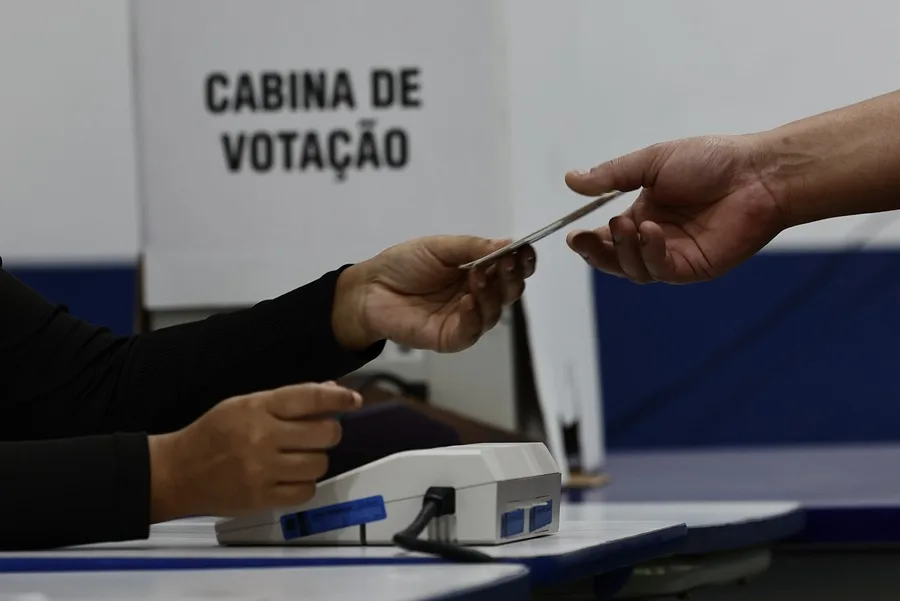 Lula vota en las elecciones presidenciales de Brasil
