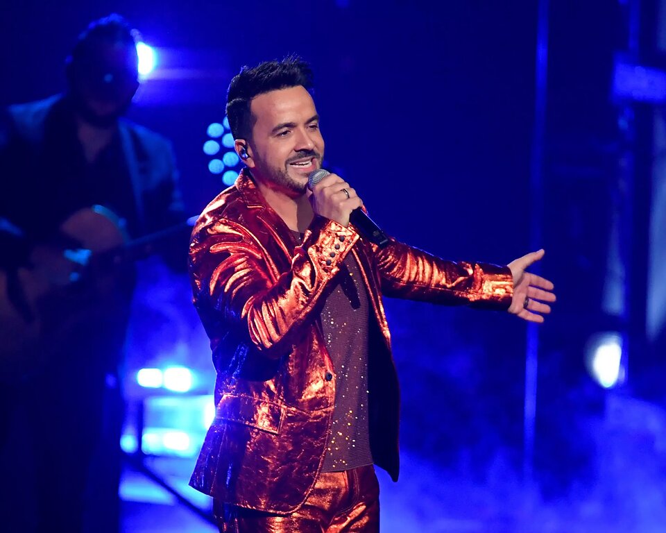 Luis Fonsi coloca dos canciones entre las 10 mejores de todos los tiempos de Billboard