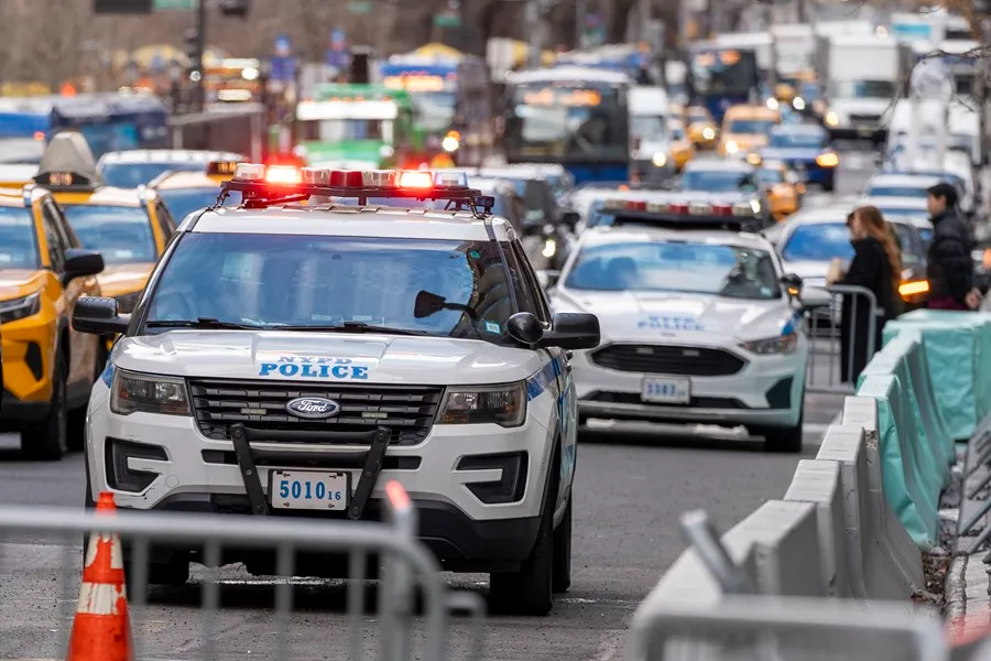 Nueva York suspende restricciones de parqueo este lunes, pero mantiene multas