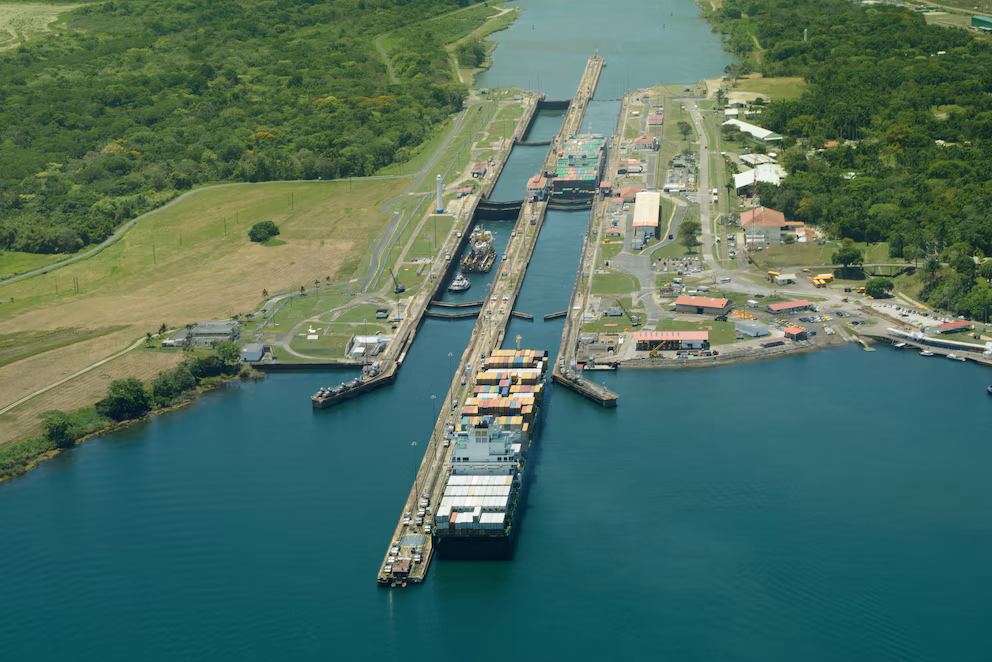 Canal de Panamá opera con normalidad y aeropuerto de Tocumen reanuda vuelos tras fuerte terremoto