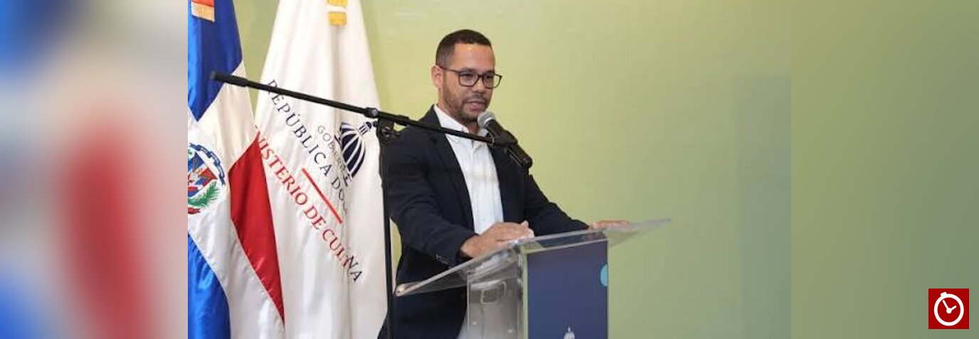 Richardson Díaz habla sobre la trayectoria de Olga Bucarelli y la programación de 32 espectáculos del Festival Nacional de Teatro FENATE 2026.