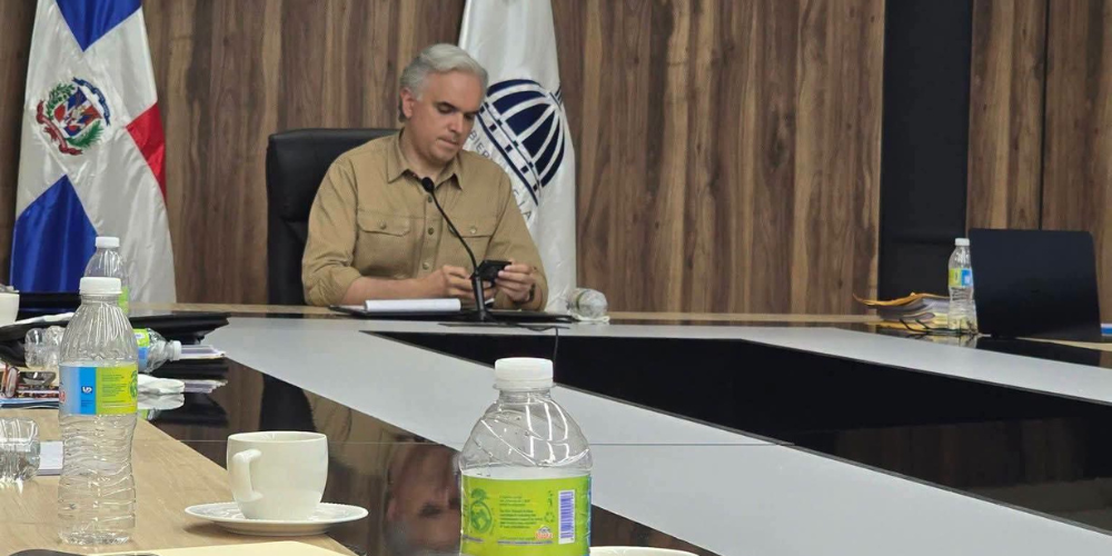 ADP levanta paro docente en Azua tras reunión con el ministro de Educación