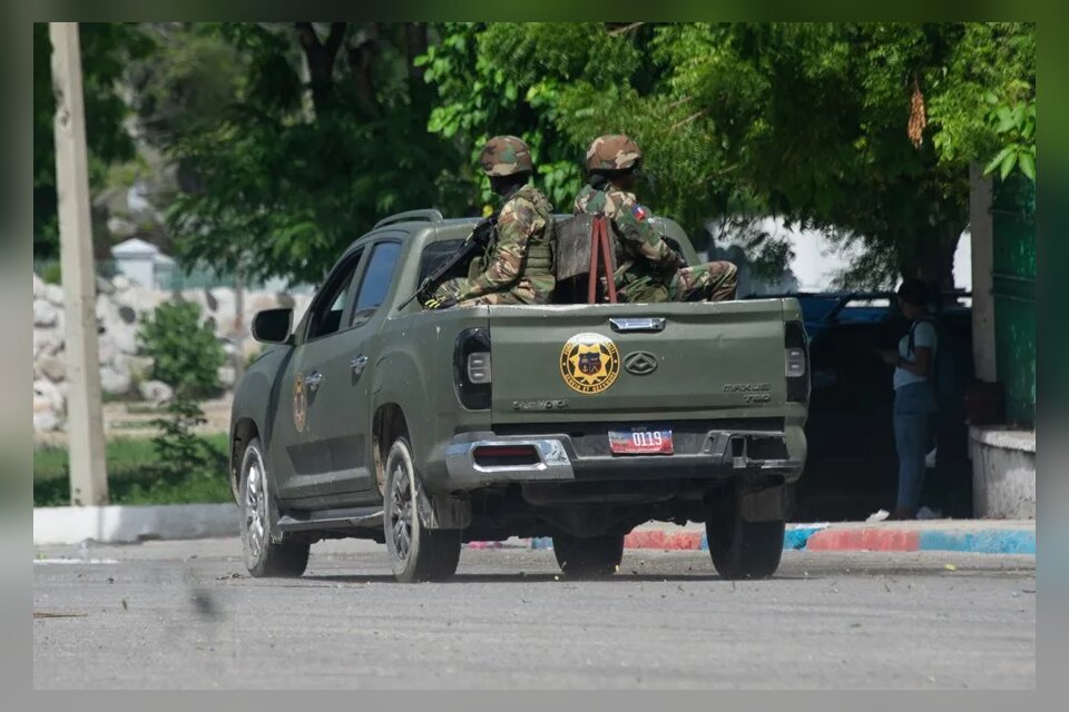 Un jurista haitiano advierte que la intervención de El Salvador no garantizará la paz en Haití
