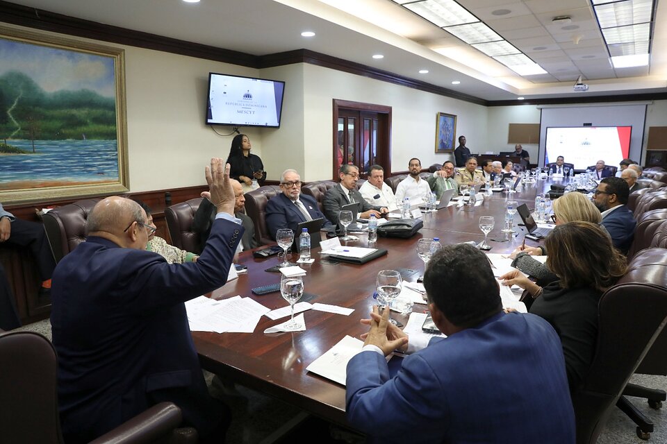 CONESCyT aprueba autonomía de instituciones de educación superior y nuevas disposiciones para fortalecer sistema universitario